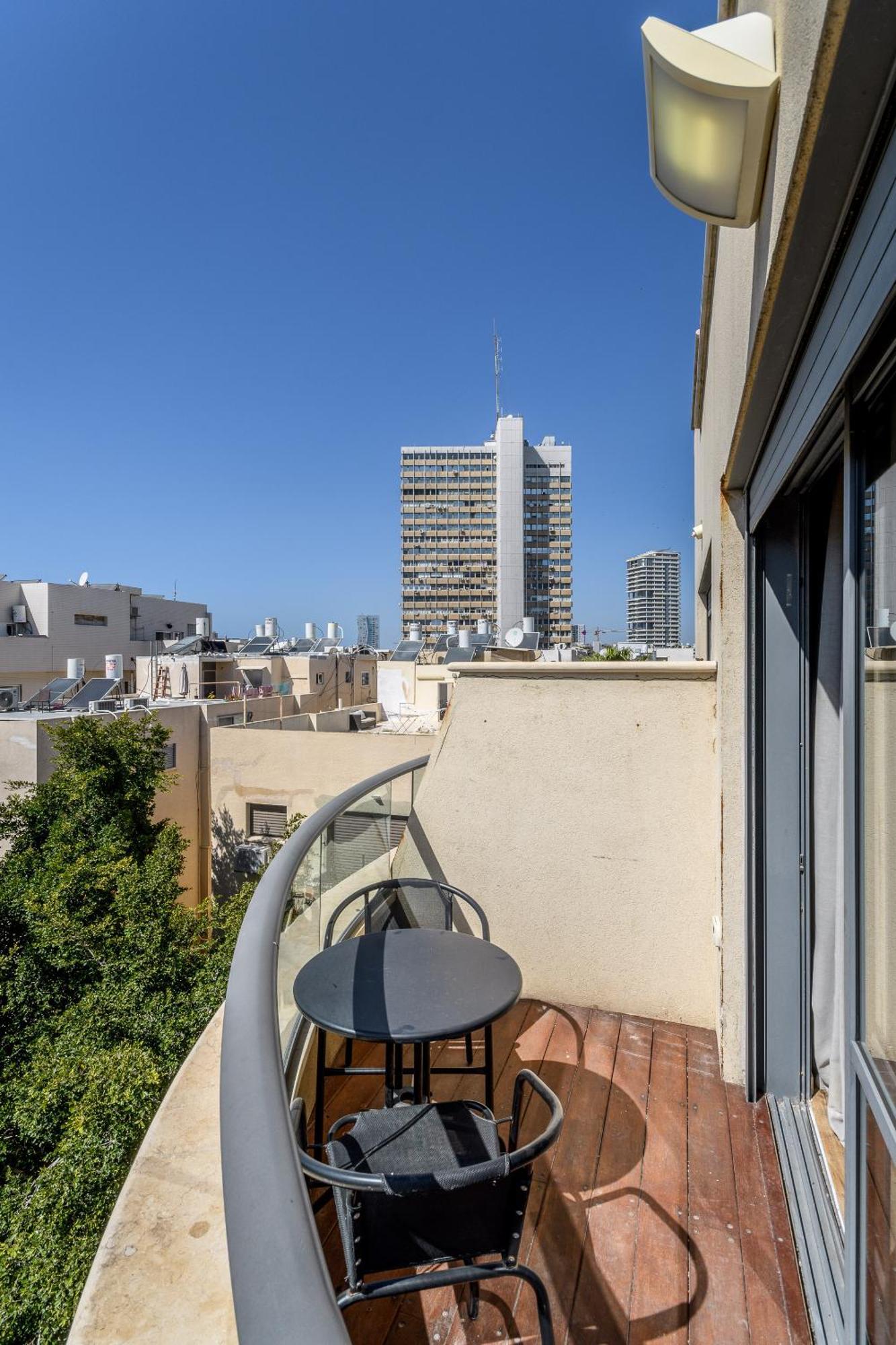 Ferienwohnung Modern & Sunny 1 Bdr W Balcony And Parking Tel Aviv-Jaffa Exterior foto